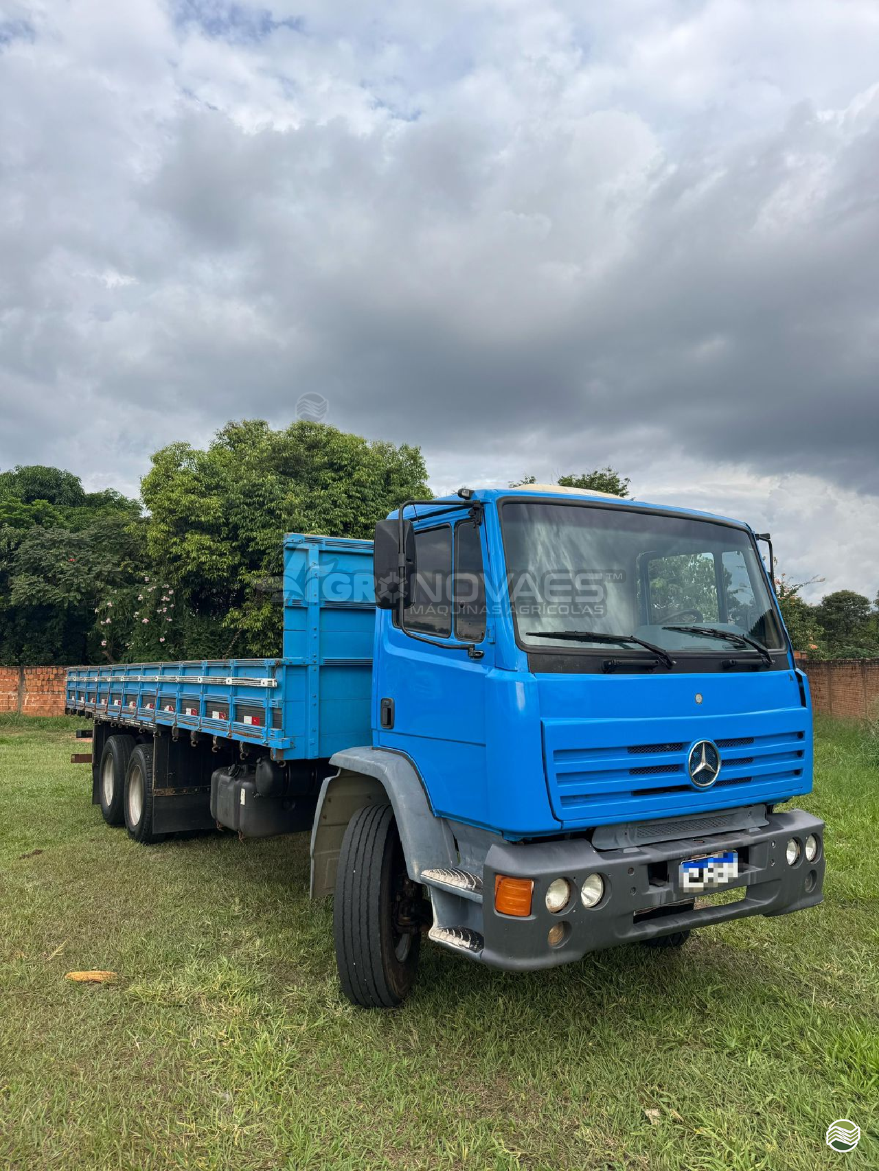 CAMINHAO MERCEDES-BENZ MB 1720 Carga Seca Truck 6x2 Agro Novaes Máquinas Agrícolas FERNANDOPOLIS SÃO PAULO SP